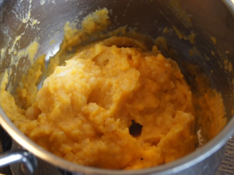 Pazifik Wildlachsfilet mit Rosenkohl und Süßkartoffelstampf - Rezept - Bild Nr. 2997