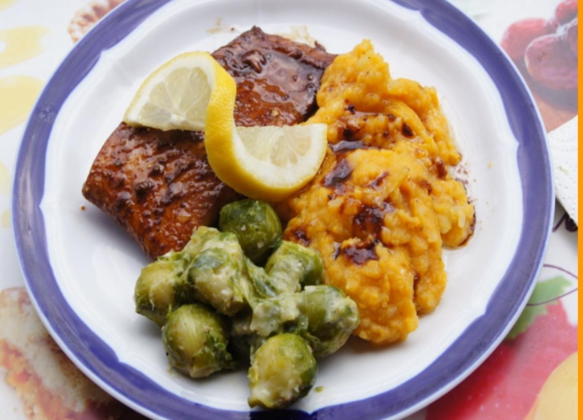 Pazifik Wildlachsfilet mit Rosenkohl und Süßkartoffelstampf - Rezept - Bild Nr. 2998