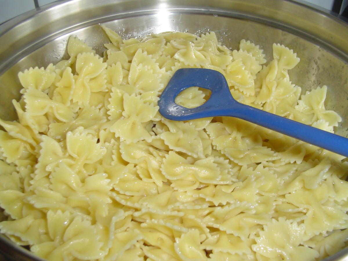 Nudelsalat mit Farfalle auf die schnelle ganz einfach - Rezept - Bild Nr. 2989