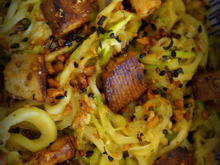 Vegetarisches Zucchinispaghetti-Tofu-Gericht - Rezept - Bild Nr. 2