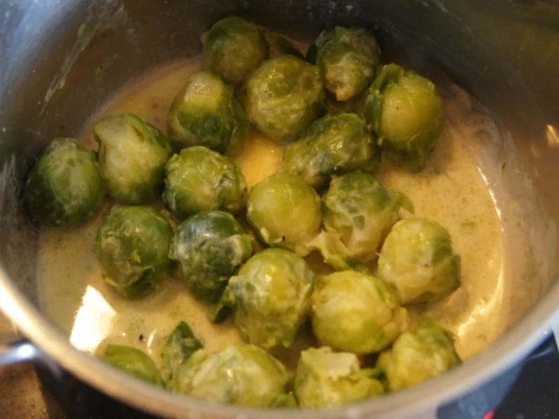 Rezept: Schlemmerfilet Bordelaise mit Rosenkohl und Kartoffel-Möhren-Meerrettich-Stampf Bild Nr. 2994 Schlemmerfilet Bordelaise mit Rosenkohl und Kartoffel-Möhren-Meerrettich-Stampf - Rezept - Bild Nr. 2994