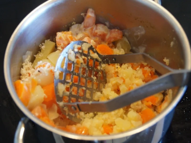 Rezept: Schlemmerfilet Bordelaise mit Rosenkohl und Kartoffel-Möhren-Meerrettich-Stampf Bild Nr. 2997 Schlemmerfilet Bordelaise mit Rosenkohl und Kartoffel-Möhren-Meerrettich-Stampf - Rezept - Bild Nr. 2997