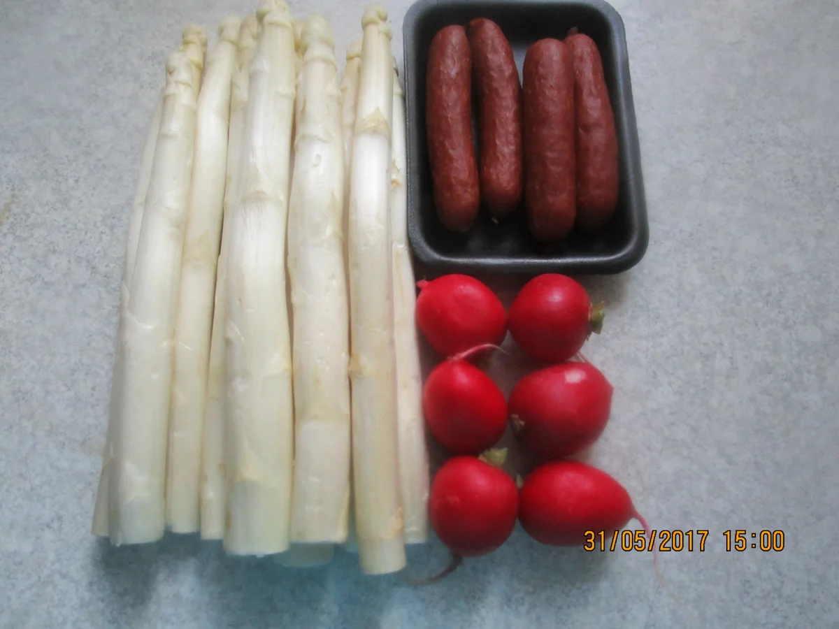 Rezept: Spargelsuppe ~ mit Kabanossi-Chips und Radieschen Bild Nr. 2989 Spargelsuppe ~ mit Kabanossi-Chips und Radieschen - Rezept - Bild Nr. 2989