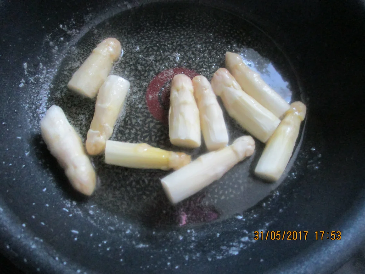 Rezept: Spargelsuppe ~ mit Kabanossi-Chips und Radieschen Bild Nr. 3002 Spargelsuppe ~ mit Kabanossi-Chips und Radieschen - Rezept - Bild Nr. 3002