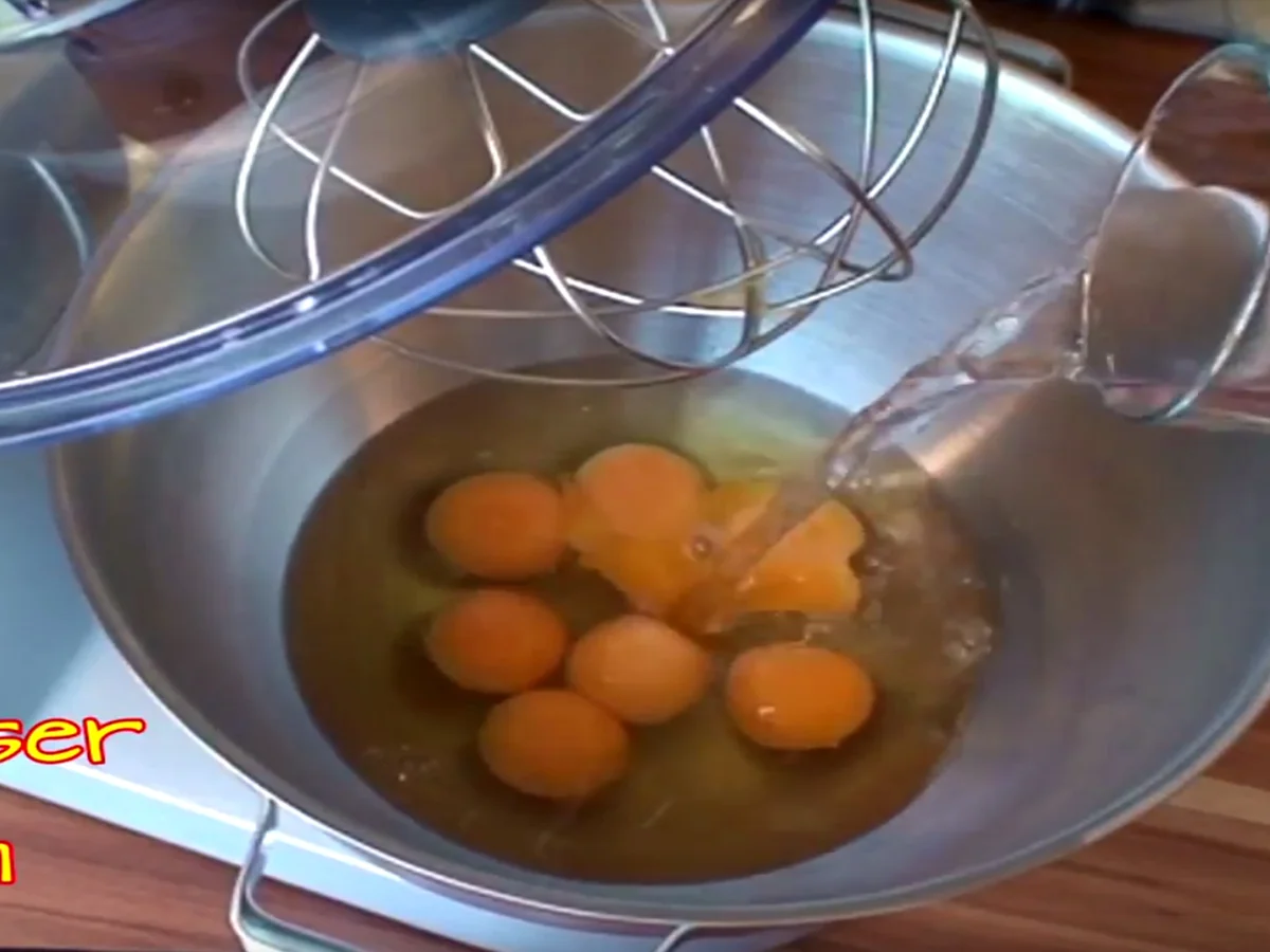 Mazu12- Grundrezept Biskuitteig  mit 7 Eier - Rezept - Bild Nr. 7