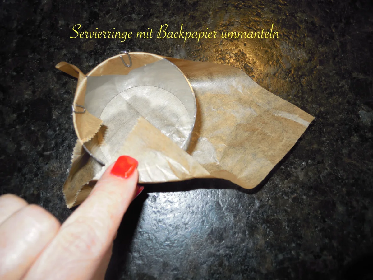 Zitronen Parfait Törtchen auf Zitronen-Waffelboden - Rezept - Bild Nr. 3014