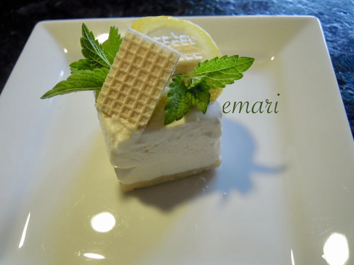 Zitronen Parfait Törtchen auf Zitronen-Waffelboden - Rezept - Bild Nr. 3023