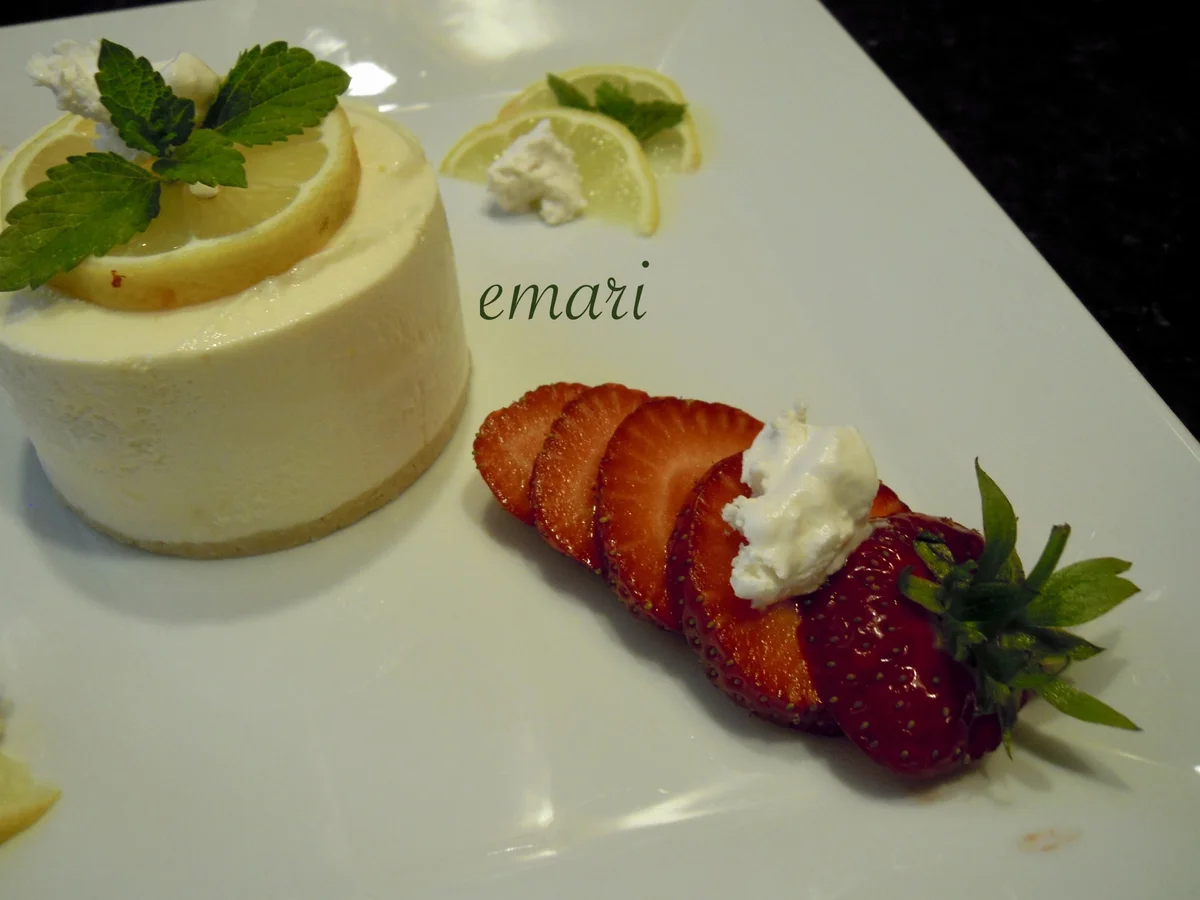 Zitronen Parfait Törtchen auf Zitronen-Waffelboden - Rezept - Bild Nr. 3013