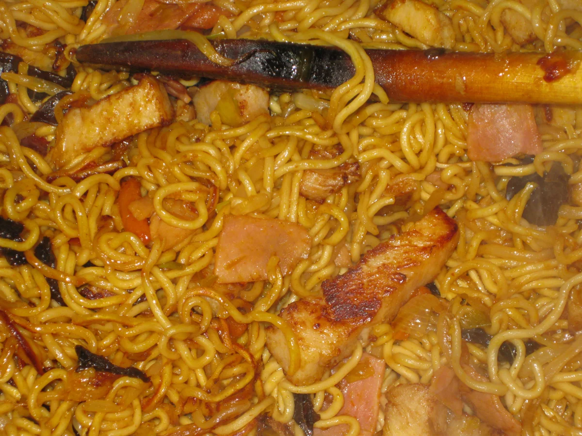 Rezept: Gebratene Nudeln mit Hähnchenbruststreifen Bild Nr. 3019 Gebratene Nudeln mit Hähnchenbruststreifen - Rezept - Bild Nr. 3019