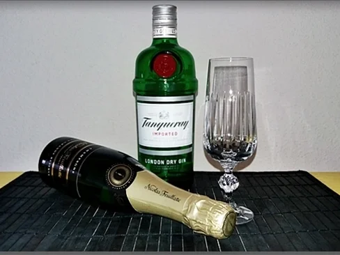 Rezept: French 75 ➯ atemberaubender Aperitif Bild Nr. 3013 French 75 ➯ atemberaubender Aperitif - Rezept - Bild Nr. 3013