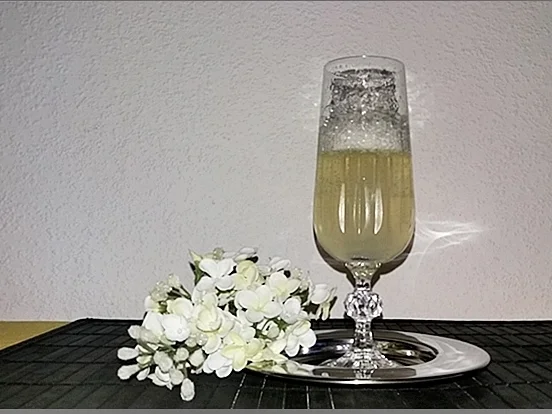 Rezept: French 75 ➯ atemberaubender Aperitif Bild Nr. 3015 French 75 ➯ atemberaubender Aperitif - Rezept - Bild Nr. 3015