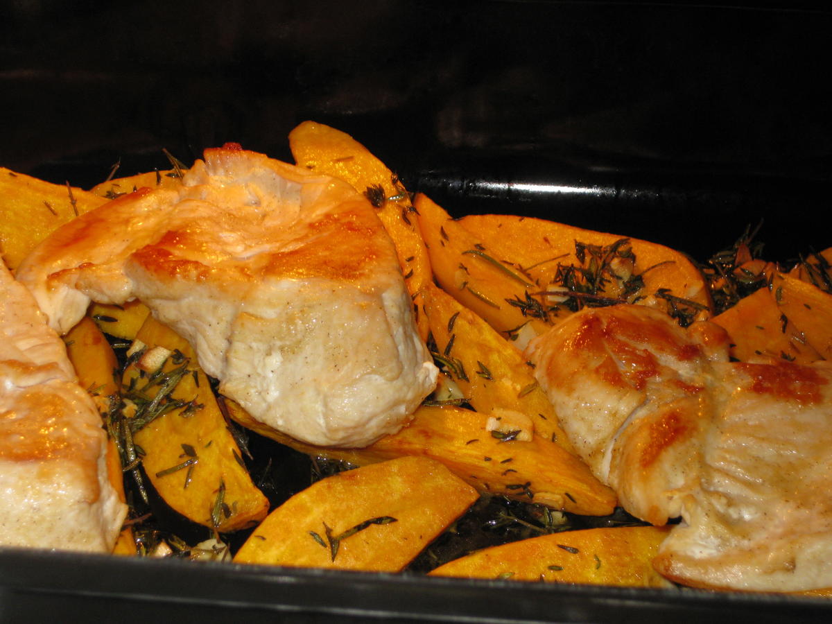 Hähnchenbrust mit Süßkartoffelspalten und Apfel-Zwiebel-Chutney - Rezept - Bild Nr. 3015