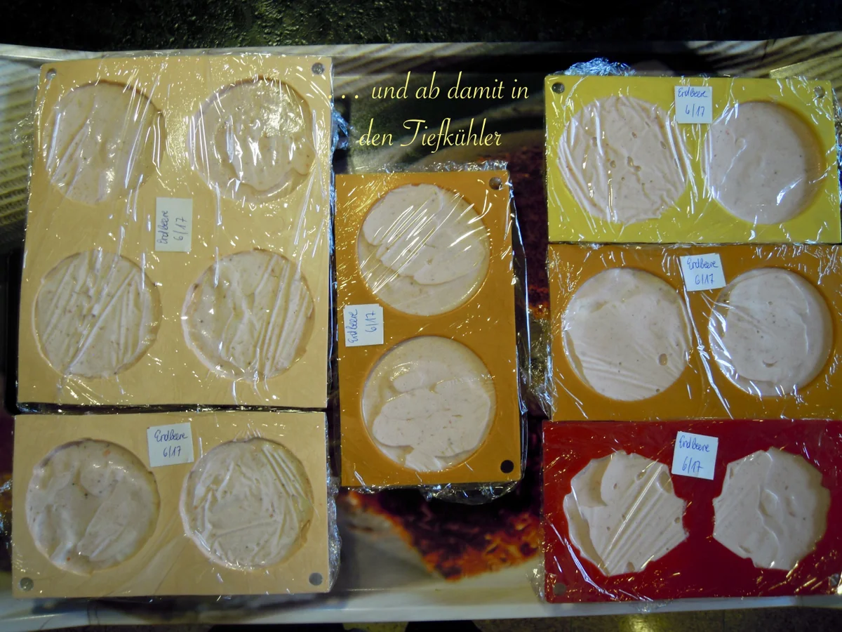 Erdbeer Parfait - OHNE Eismaschine - Rezept - Bild Nr. 3024