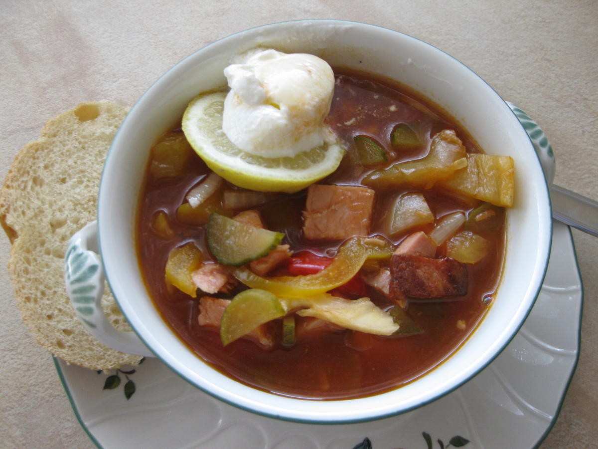 Soljanka mit Wurst und Fleisch - Rezept - kochbar.de