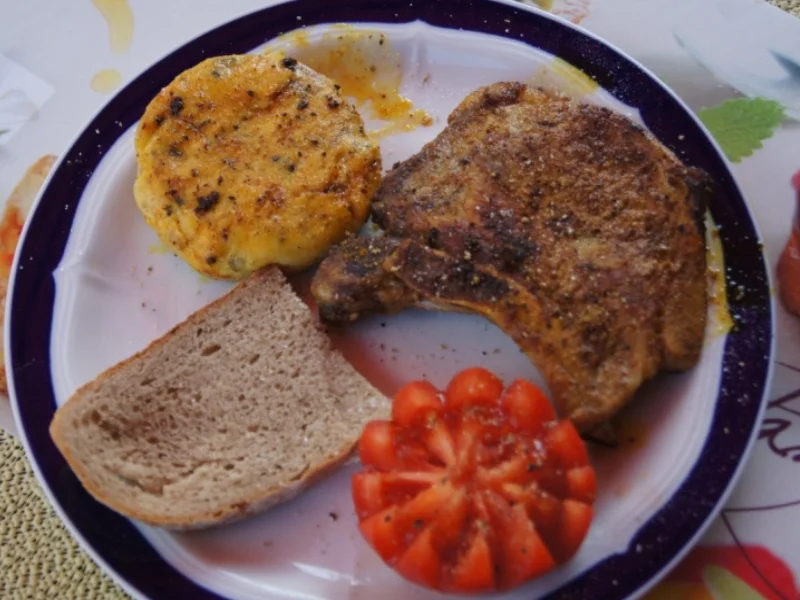 Rezept: Kotelett mit Grillkäse und Tomate Bild Nr. 3029 Kotelett mit Grillkäse und Tomate - Rezept - Bild Nr. 3029