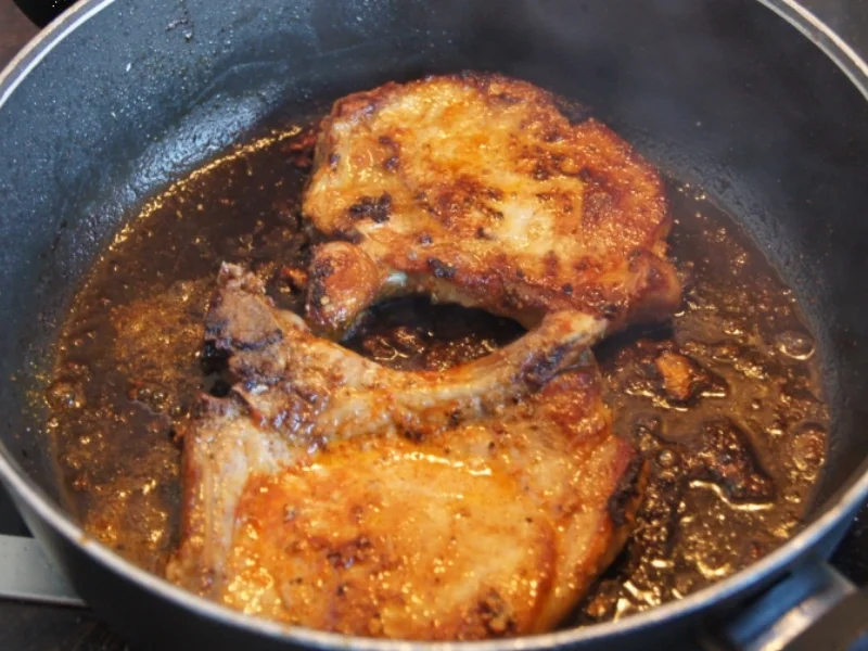 Rezept: Kotelett mit Grillkäse und Tomate Bild Nr. 3033 Kotelett mit Grillkäse und Tomate - Rezept - Bild Nr. 3033