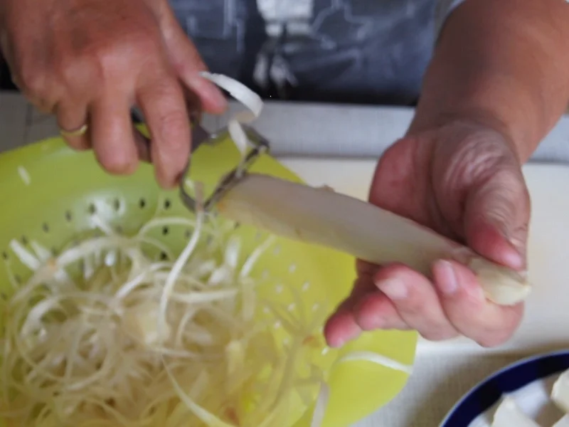 Frischer Spargel mit Schnittlauchrührei - Rezept - Bild Nr. 4