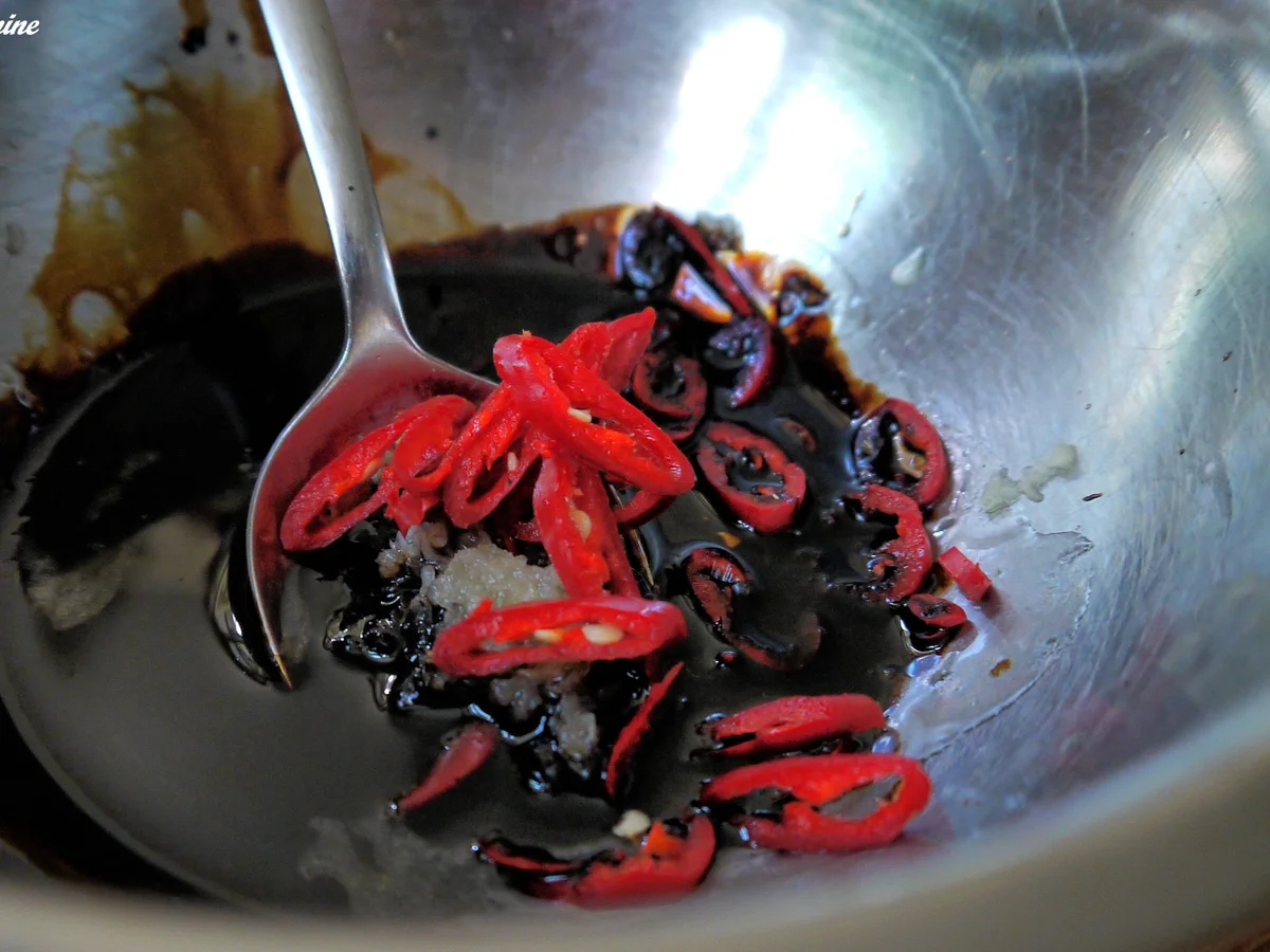 Scharfer Glasnudelsalat mit mariniertem Schweinefleisch - Rezept - Bild Nr. 9