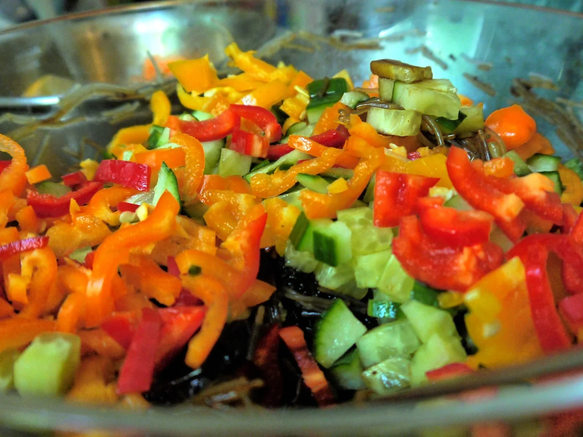 Scharfer Glasnudelsalat mit mariniertem Schweinefleisch - Rezept - Bild Nr. 11