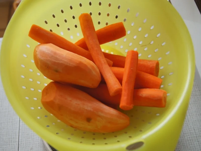 Rezept: Fischfilet mit Senfsauce, Möhren-Süßkartoffel-Meerrettich-Stampf und Gurkensalat Bild Nr. 3060 Fischfilet mit Senfsauce, Möhren-Süßkartoffel-Meerrettich-Stampf und Gurkensalat - Rezept - Bild Nr. 3060