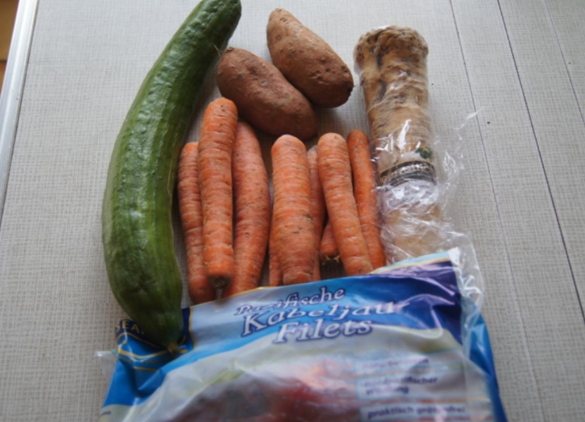 Fischfilet mit Senfsauce, Möhren-Süßkartoffel-Meerrettich-Stampf und Gurkensalat - Rezept - Bild Nr. 3063