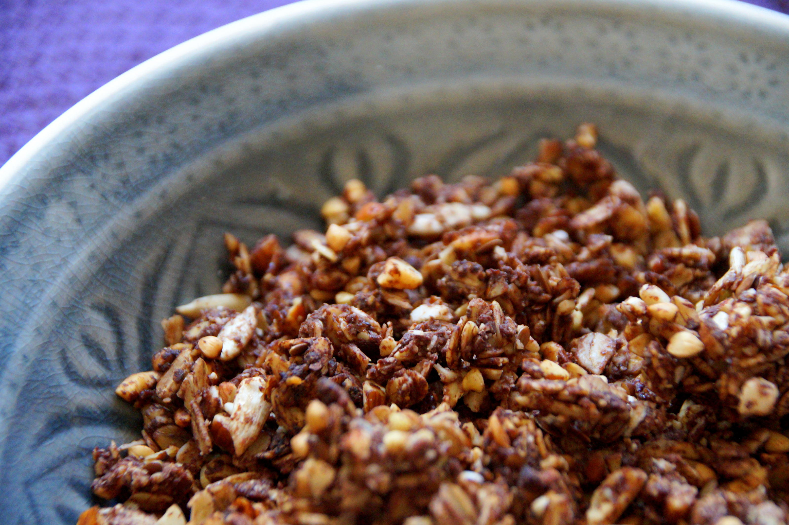 Bilder für Frühstück: Schokoladen-Buchweizen-Knuspermüsli - Rezept