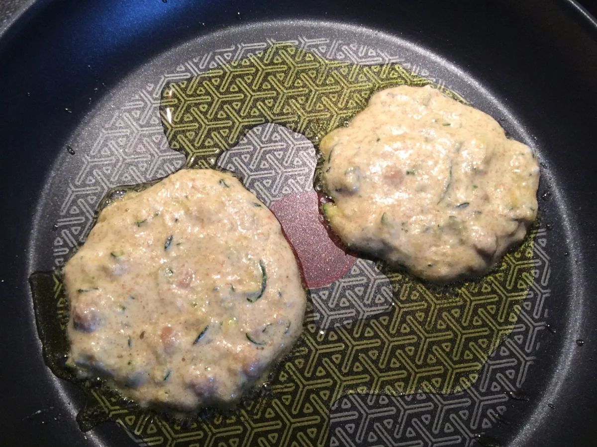 Zucchinipuffer mit Kichererbsen - Low Carb - - Rezept - Bild Nr. 3092