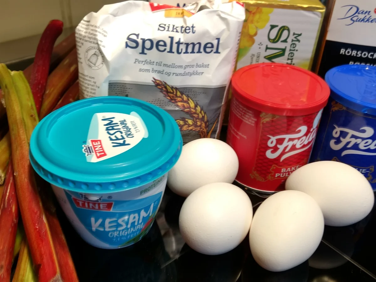 Rezept: BiNe` S RHABARBERKUCHEN MIT VANILLEPUDDING Bild Nr. 3095 BiNe` S RHABARBERKUCHEN MIT VANILLEPUDDING - Rezept - Bild Nr. 3095