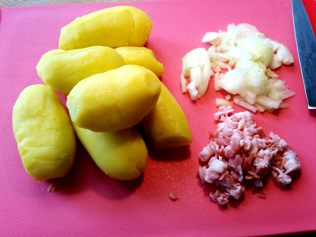 Rührei - dazu Bratkartoffeln und ein Tomatensalat - Rezept - Bild Nr. 3097