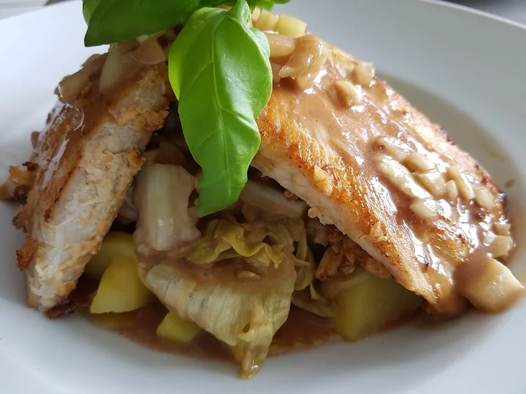 Dorade gebraten dazu frischer Gartensalat à la Biggi - Rezept - Bild Nr. 3114