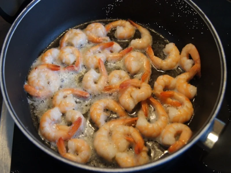 Party Crevetten mit Mini Rispentomaten und Ciabatta grüne Olive - Rezept - Bild Nr. 3112