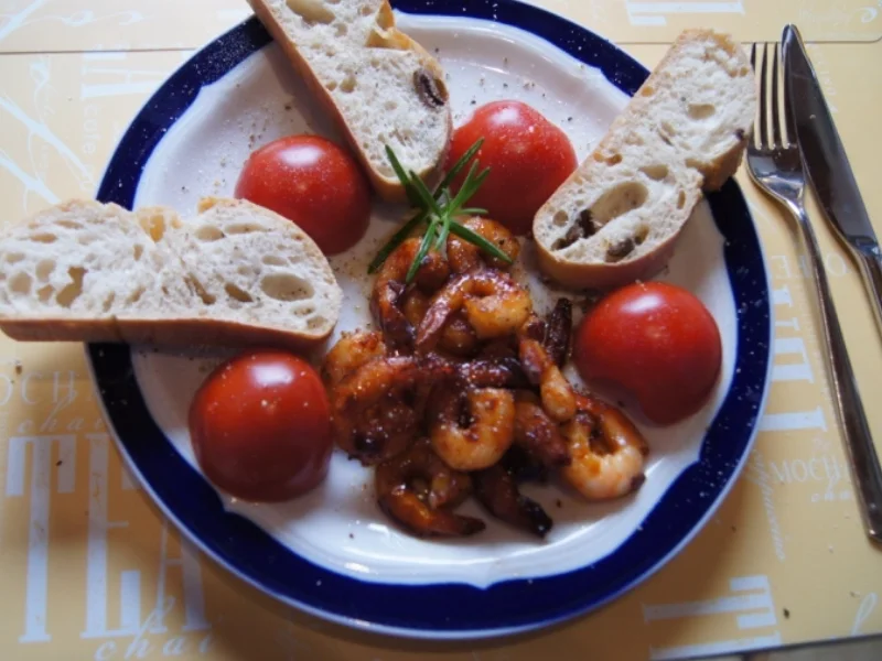 Party Crevetten mit Mini Rispentomaten und Ciabatta grüne Olive - Rezept - Bild Nr. 3113