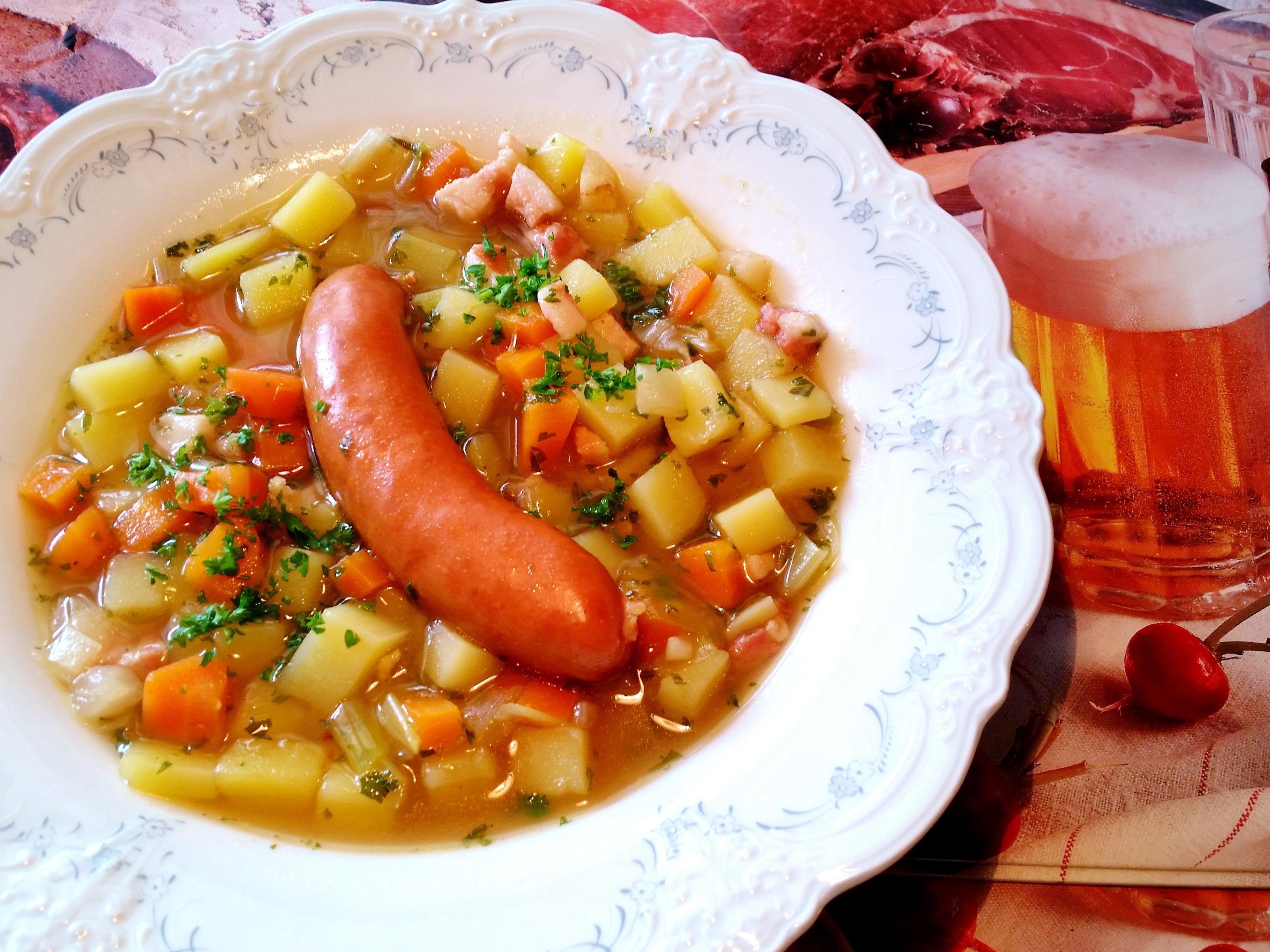 Bilder für Kartoffelsuppe ... ... ist bei uns ein beliebter Samstags-Topf - Rezept