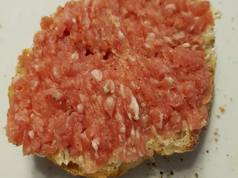 Picknicksnack heisst Mett Baguette à la Biggi - Rezept - Bild Nr. 5