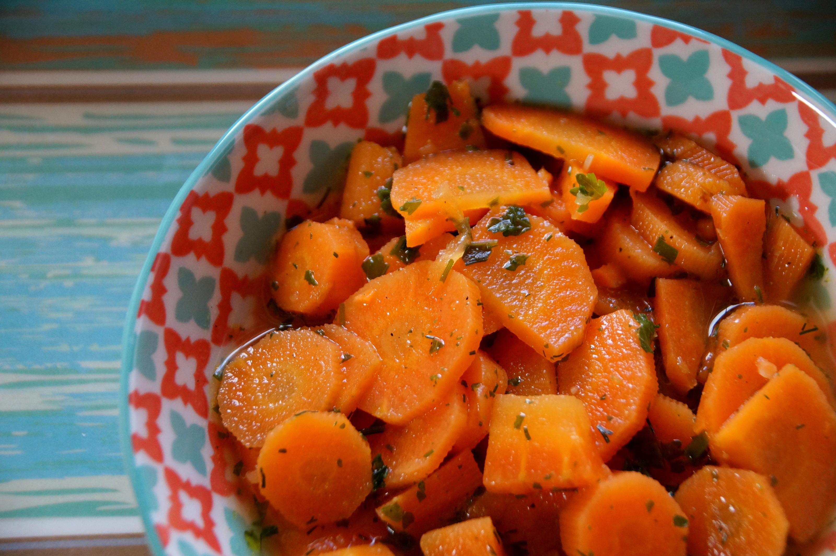 Bilder für Beilage: Gekochter Karotten-Salat - Rezept