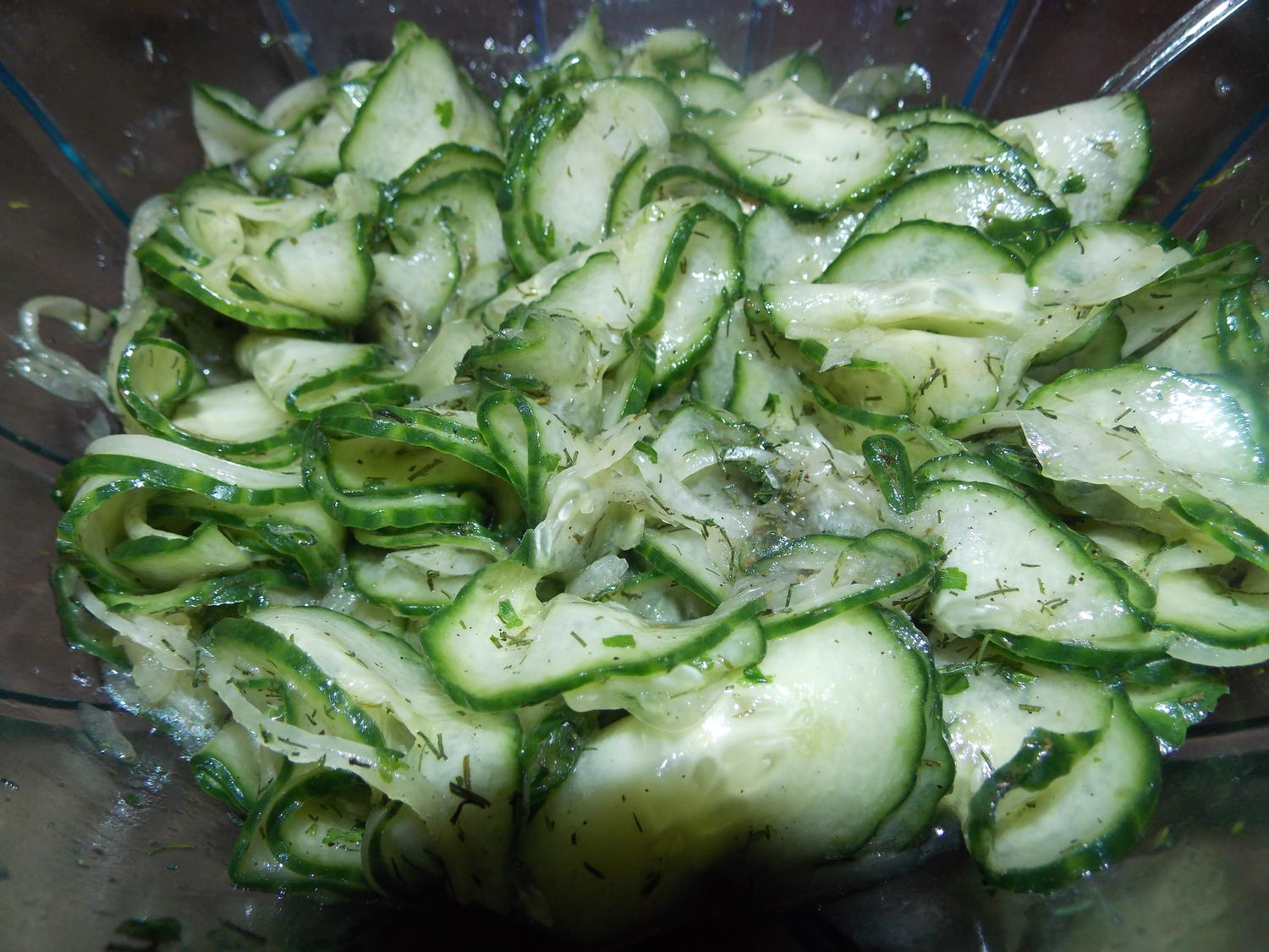 Einfacher Gurkensalat - Rezept mit Bild - kochbar.de