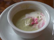 Buttermilchkartoffelsuppe mit Sauerampfer und Lachs - Rezept - Bild Nr. 2