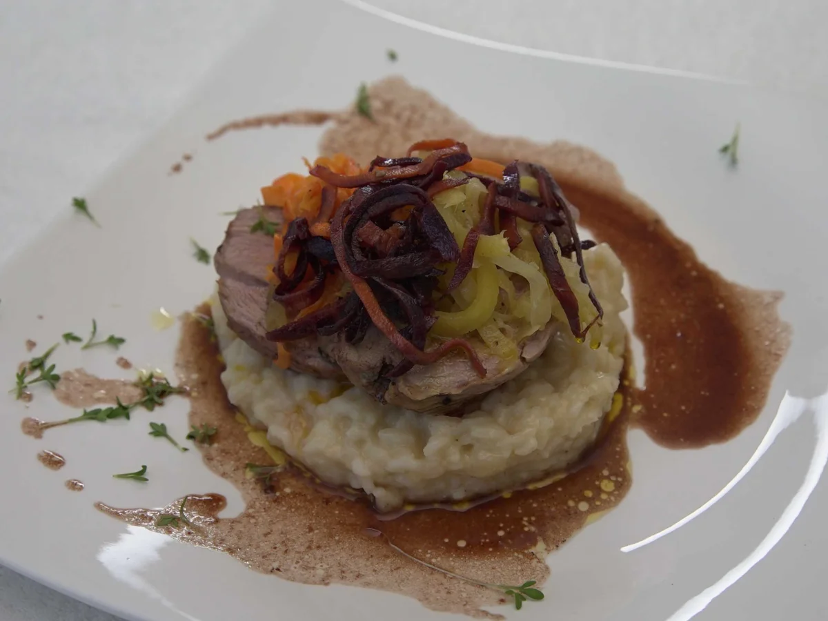 Rezept: Salbei-Kalbsfilet auf Risottobett mit Balsamico-Rotweinreduktion Bild Nr. 3131 Salbei-Kalbsfilet auf Risottobett mit Balsamico-Rotweinreduktion - Rezept - Bild Nr. 3131