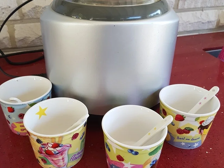 Hello Kitty für Princessinen ein lecker Eis - Rezept - Bild Nr. 3140