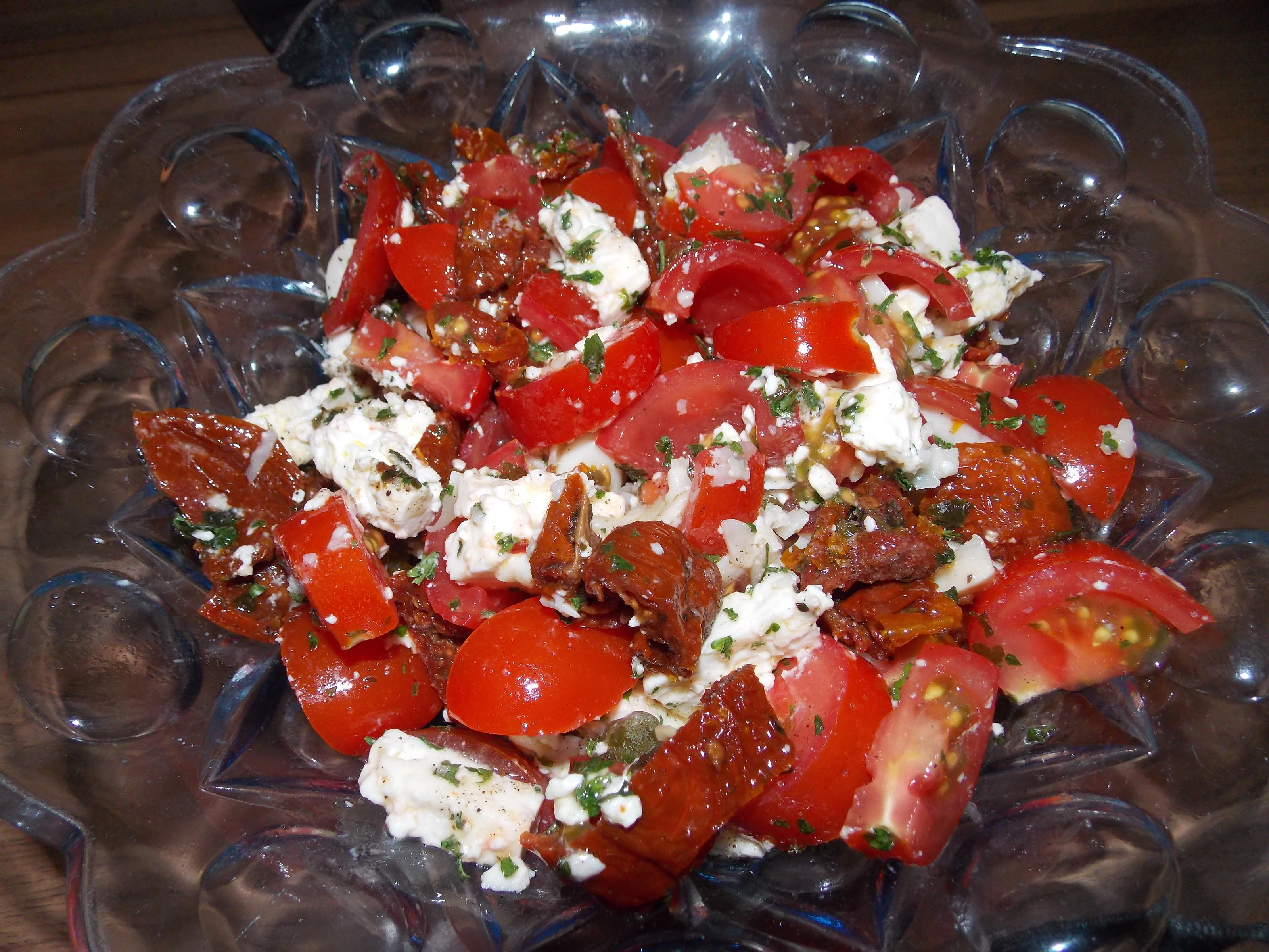 Tomatensalat nach meiner Art - Rezept von mbiele