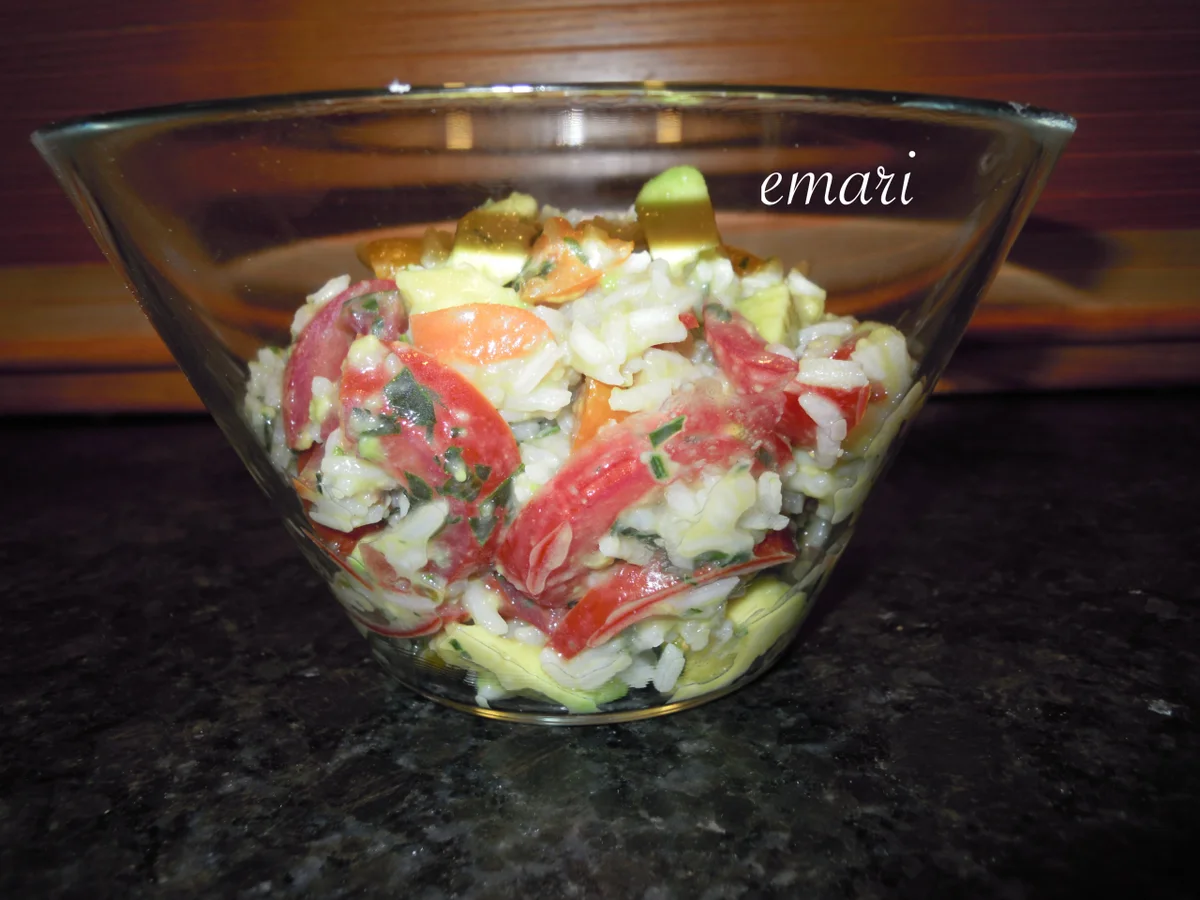 Rezept: Tomaten / Reissalat mit cremiger Avocadodressing Bild Nr. 3131 Tomaten / Reissalat mit cremiger Avocadodressing - Rezept - Bild Nr. 3131