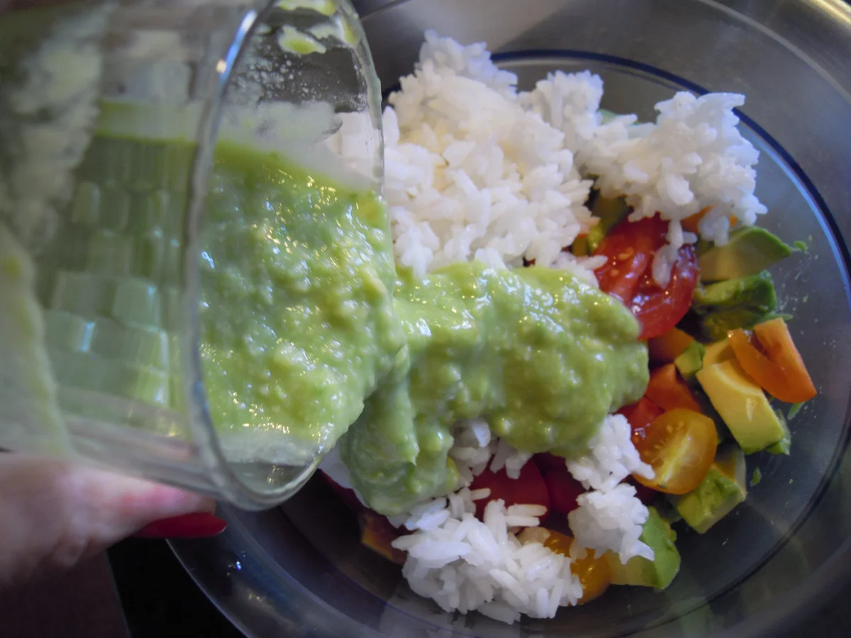 Rezept: Tomaten / Reissalat mit cremiger Avocadodressing Bild Nr. 3135 Tomaten / Reissalat mit cremiger Avocadodressing - Rezept - Bild Nr. 3135