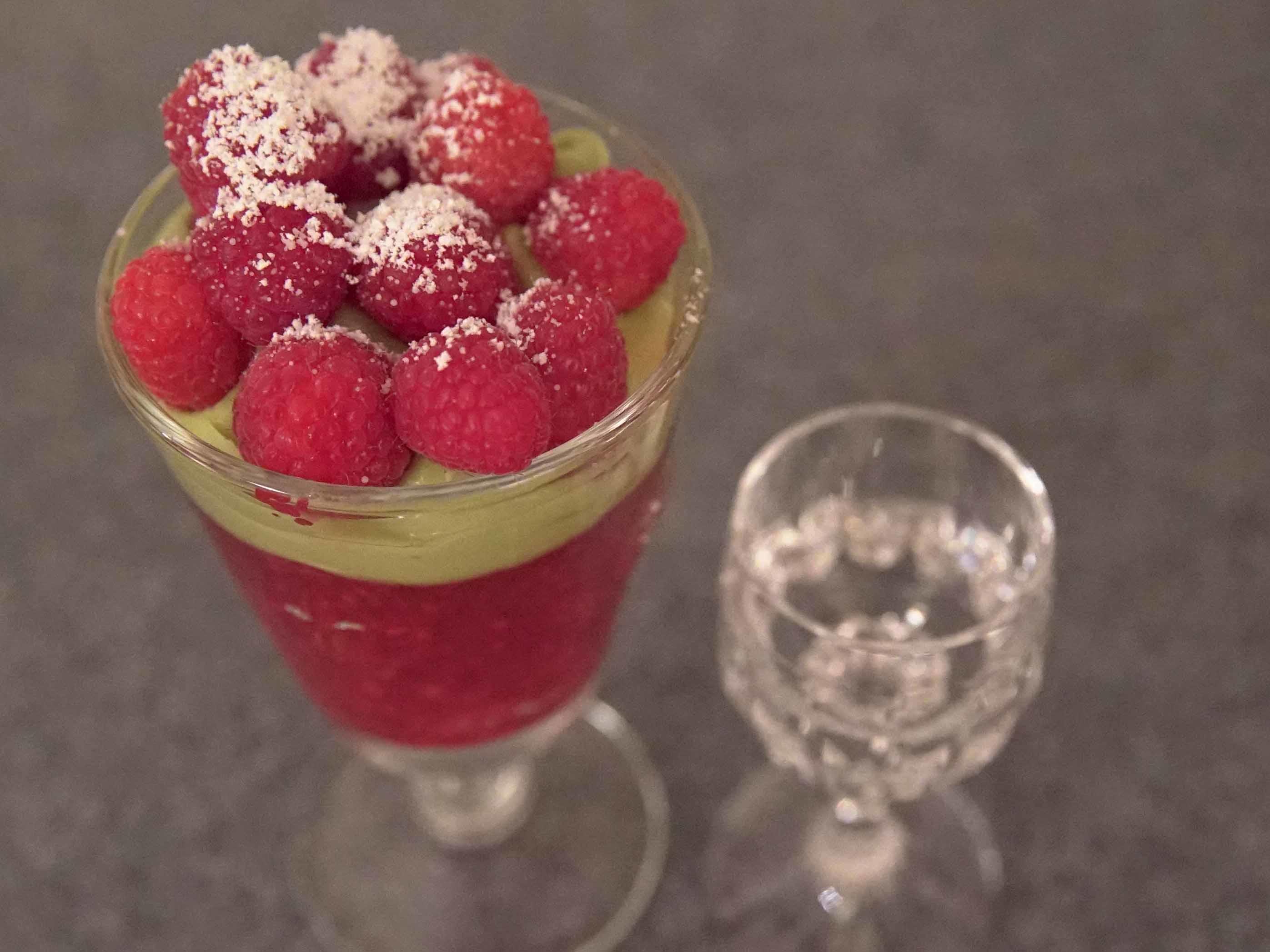 Himbeer-Sago-Pudding mit Avocadocreme - Rezept Durch Das perfekte Dinner