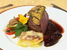 Rinderfilet mit Kräuterkruste an meditteranem Gemüse und Schalottenjus - Rezept - Bild Nr. 2