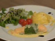Rezept: Lachscannelloni mit Lauch, Kartoffelgratin und Champagnersabayon Bild Nr. 2 Lachscannelloni mit Lauch, Kartoffelgratin und Champagnersabayon - Rezept - Bild Nr. 2