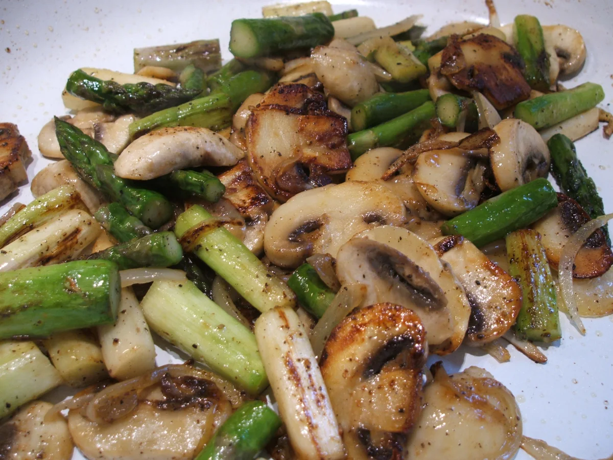 Pasta: Knoblauch-Spaghetti mit grünem Spargel und Champignons - Rezept - Bild Nr. 3160