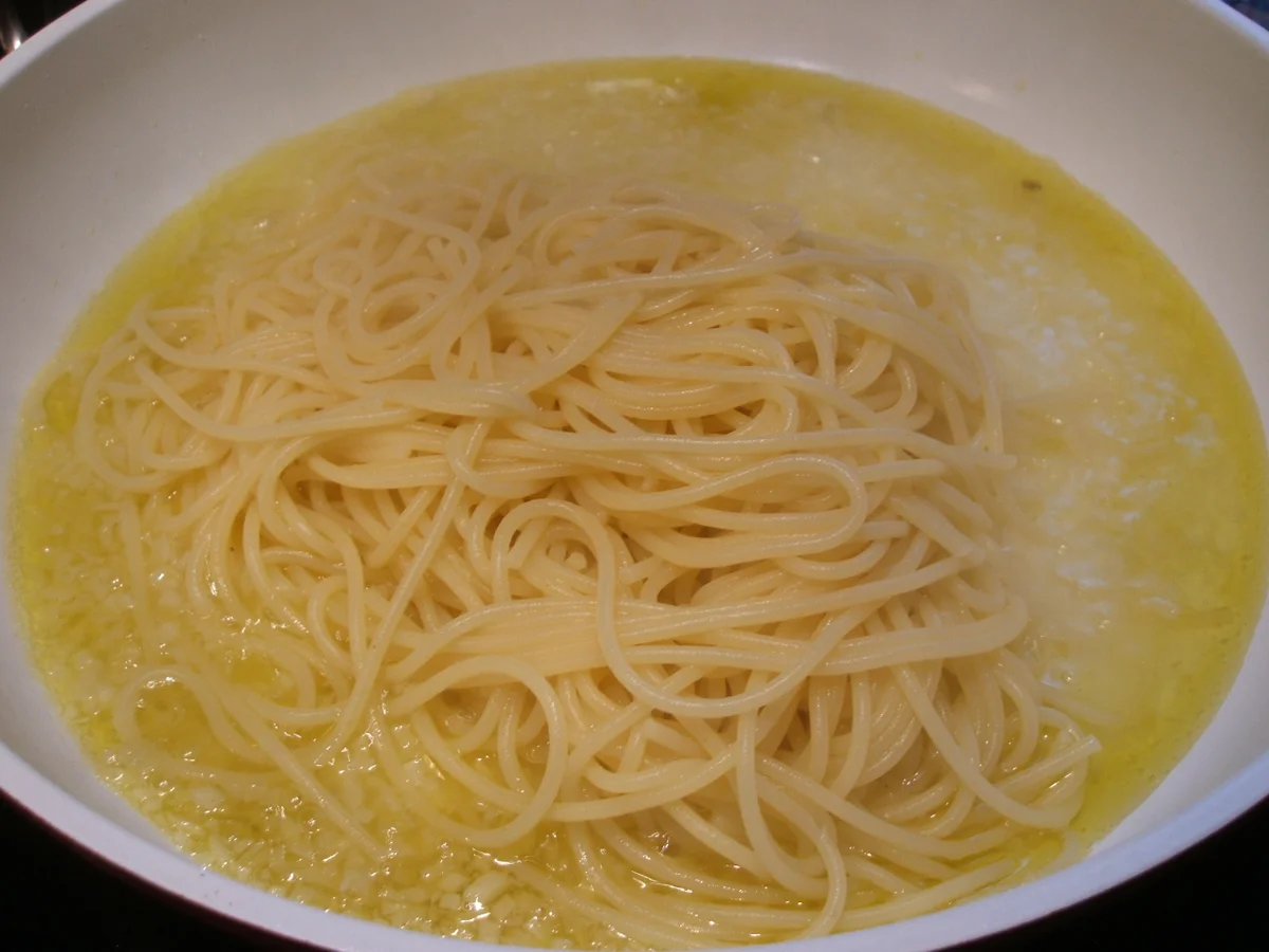 Pasta: Knoblauch-Spaghetti mit grünem Spargel und Champignons - Rezept - Bild Nr. 3162