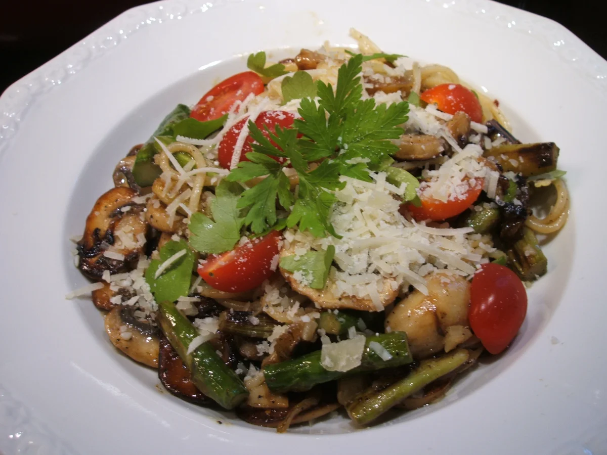 Pasta: Knoblauch-Spaghetti mit grünem Spargel und Champignons - Rezept - Bild Nr. 3164