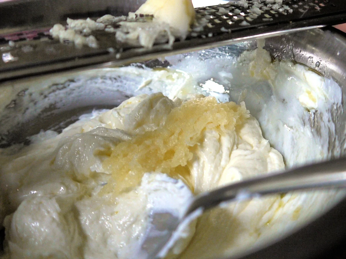 Rezept: Möhren-Kartoffel-Rösti mit Knoblauch-Gurken-Dip Bild Nr. 3162 Möhren-Kartoffel-Rösti mit Knoblauch-Gurken-Dip - Rezept - Bild Nr. 3162