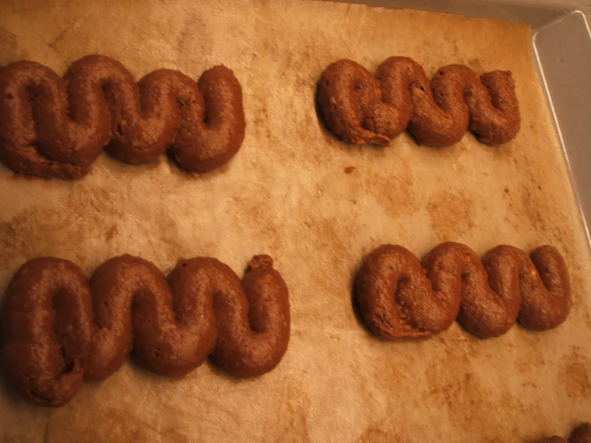 Rezept: Backen: Schoko-Eclairs mit Aprikosen-Quark-Füllung Bild Nr. 3164 Backen: Schoko-Eclairs mit Aprikosen-Quark-Füllung - Rezept - Bild Nr. 3164